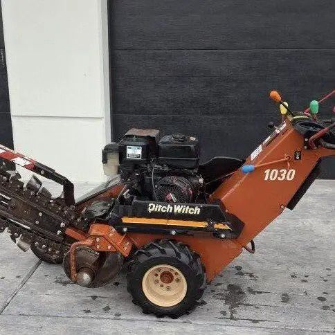 Ditch Witch 1030 Trencher