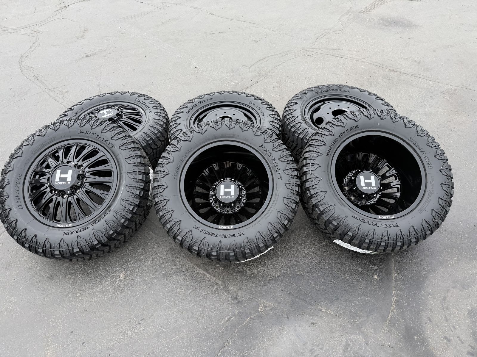 6 New DRW Dually LT295/65r20 RT Hostile H404 8x200