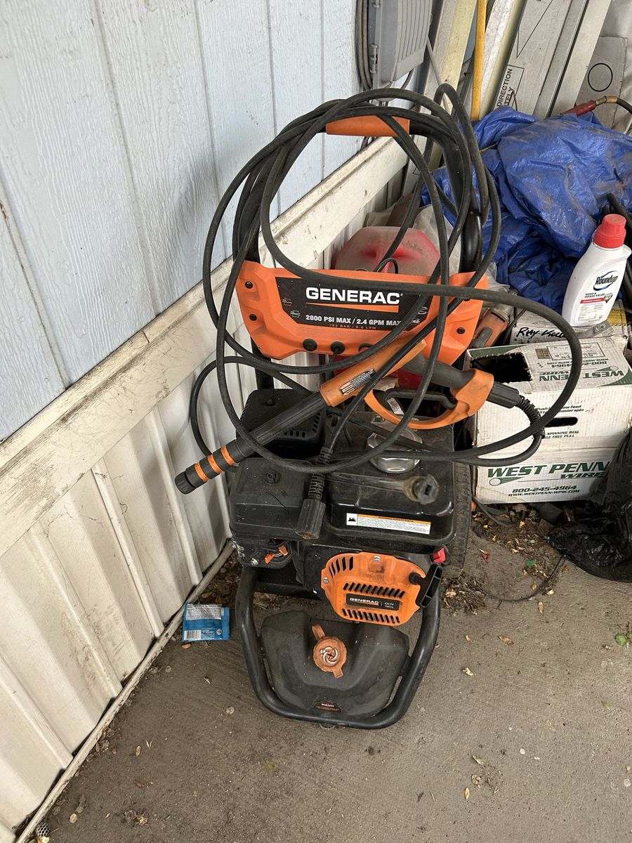 Generac 2800 PSI 2.4 GPM Max Gas Pressure Washer - Power through tough cleaning jobs!