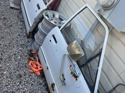 1984-88 Toyota 4runner/pickup Doors