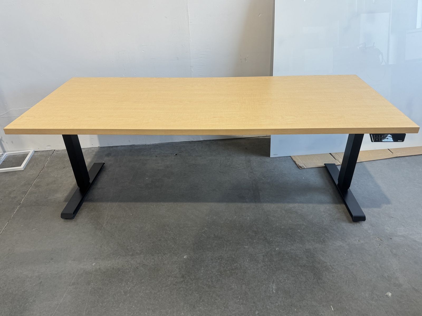 Friant Sit Stand Desk