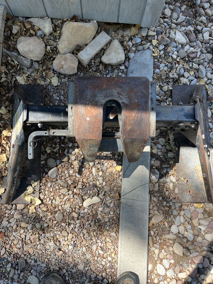 5th wheel hitch