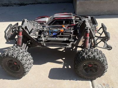 Traxxas Xmaxx 8S 1/5 Scale 4X4 Monster Truck