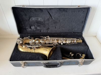 Bundy II Alto Saxophone w/ Hard Case – Selmer USA – Untested
