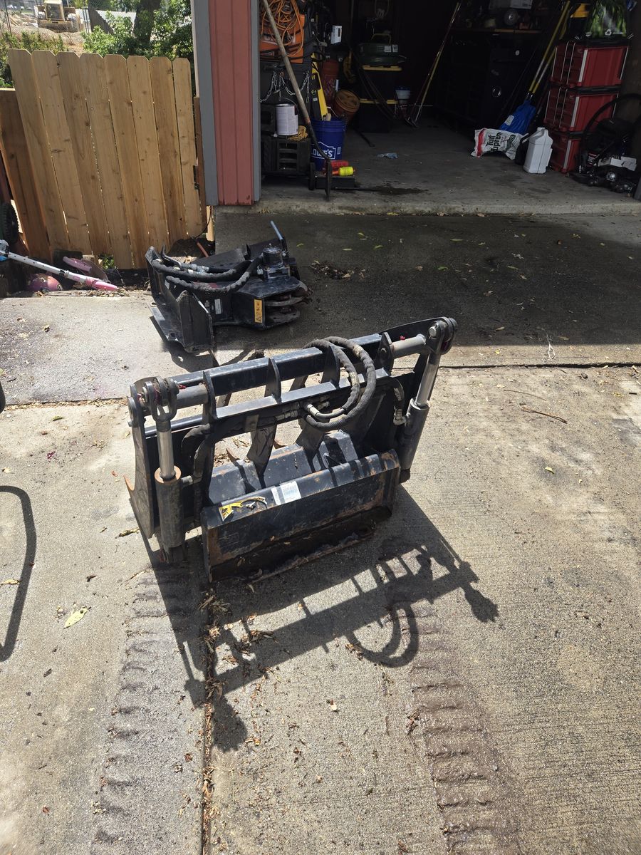 Toro Grapple Rake