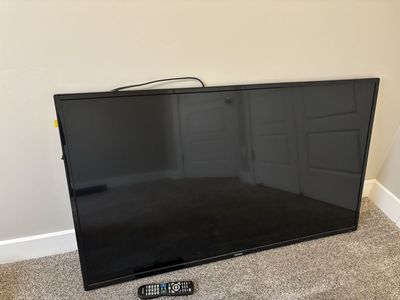 Summit 33” TV