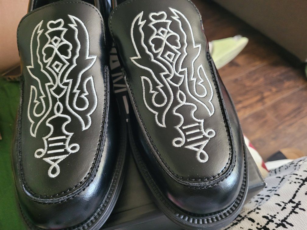 NOVAMEN Black Embroidered Loafers Size 8
