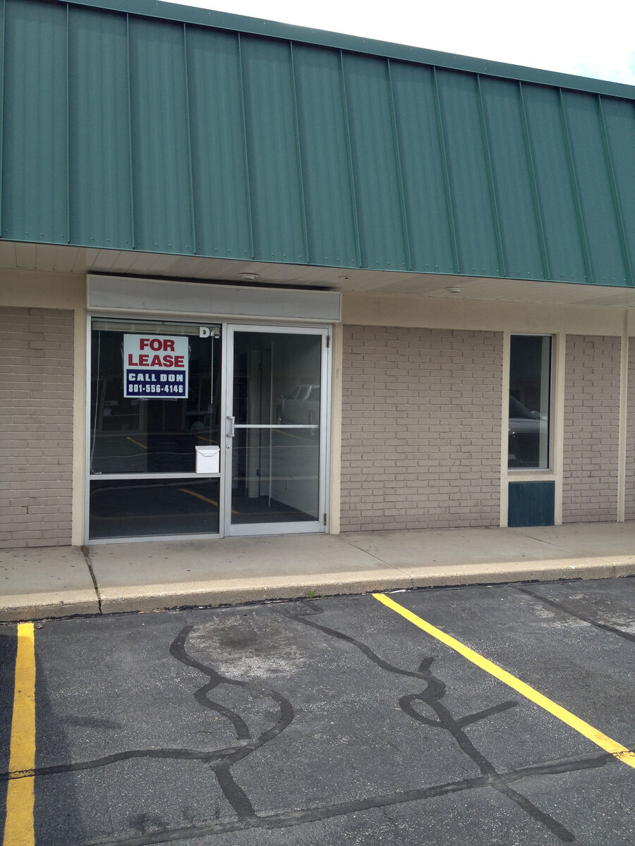 1,300 SF Office / Warehouse - Riverdale Road