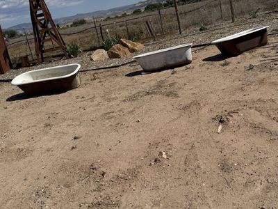 Rustic Cast Iron Bathtubs - Vintage Farmhouse Style