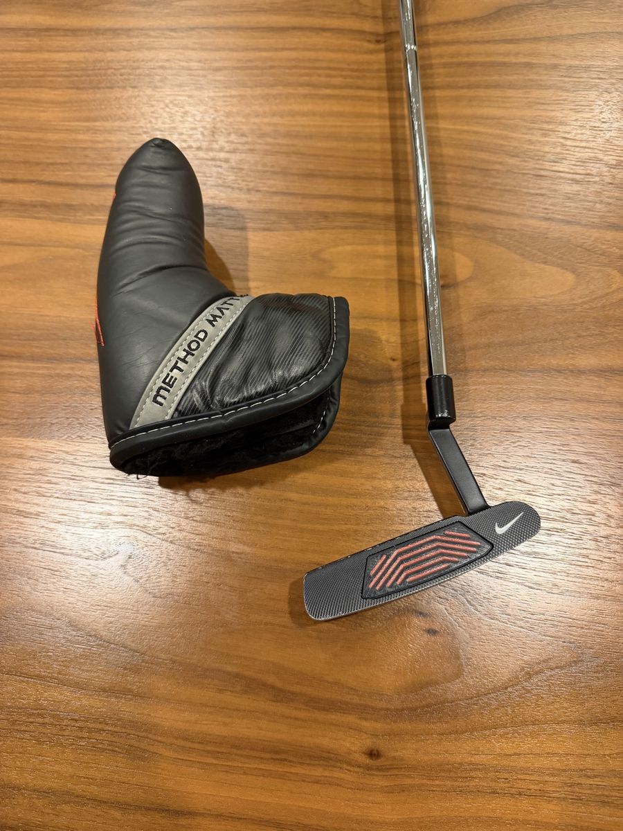Nike Method Matter B2-01 Putter with Headcover - Right-Handed Golf Club