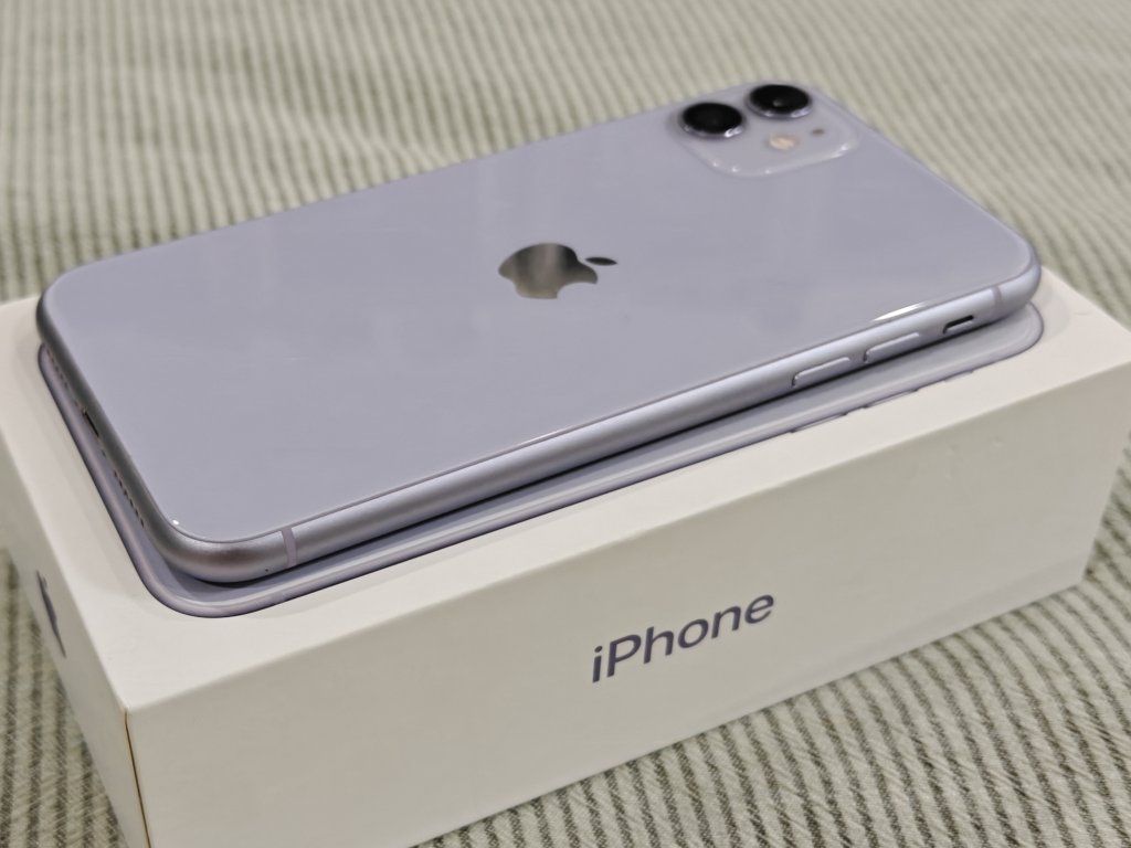 Lavender iPhone 11 Unlocked 256gb Mint Condition