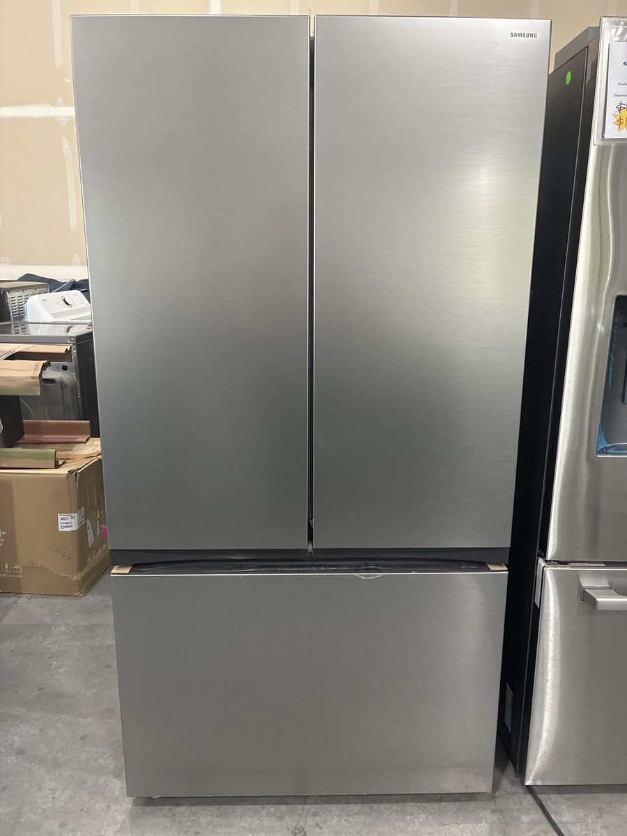 Brand New Counter Depth Stainless Steel Bottom Freezer Refrigerator French Door. 