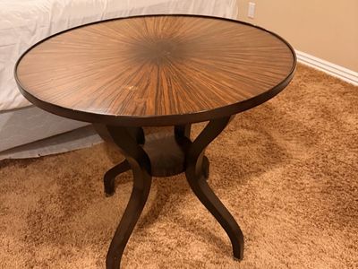 Round Wood Sunburst Accent Table with Curved Legs