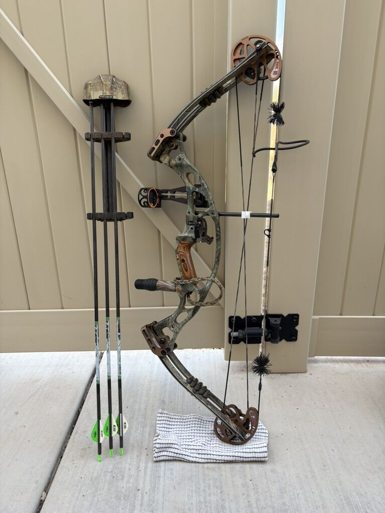 Hoyt Vipertec Compound Hunting Bow