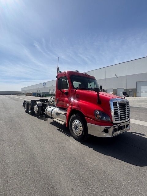 2020 Freightliner Cascadia w/ wet kit