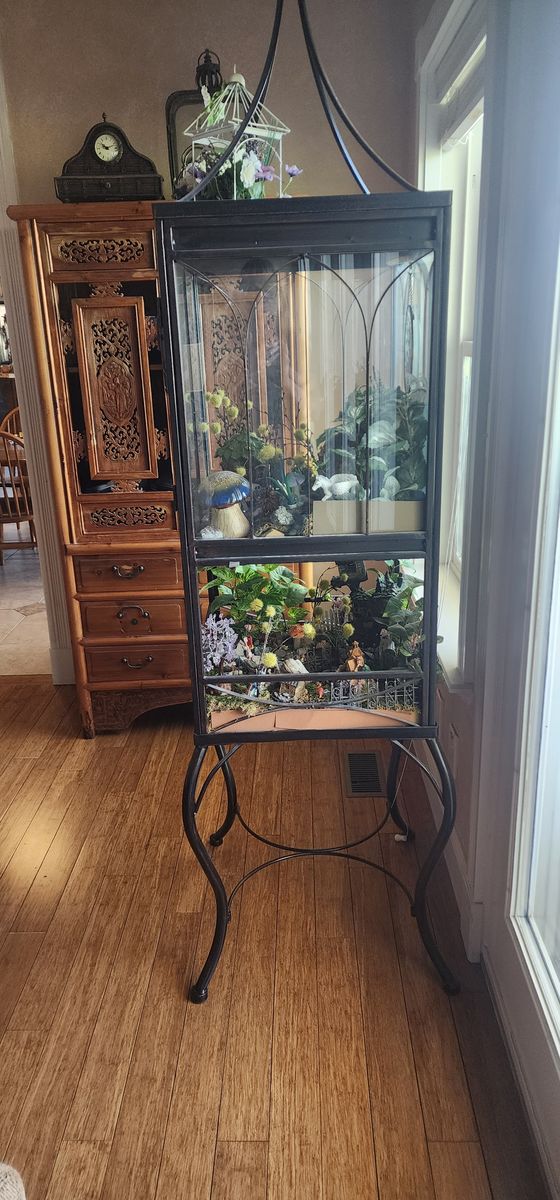 Decorative terrarium