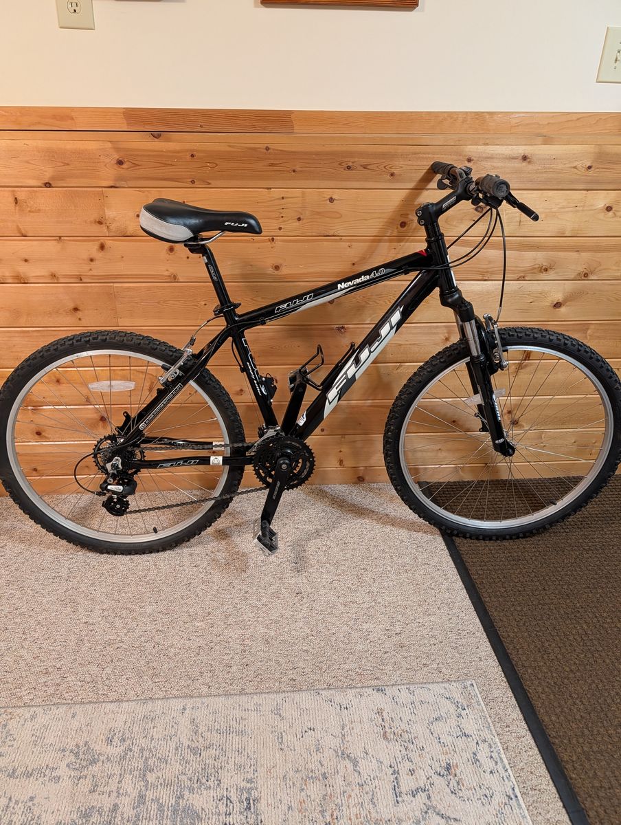 Fuji dirt bike in great shape