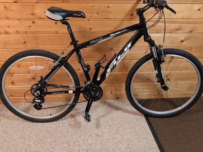 Fuji dirt bike in great shape