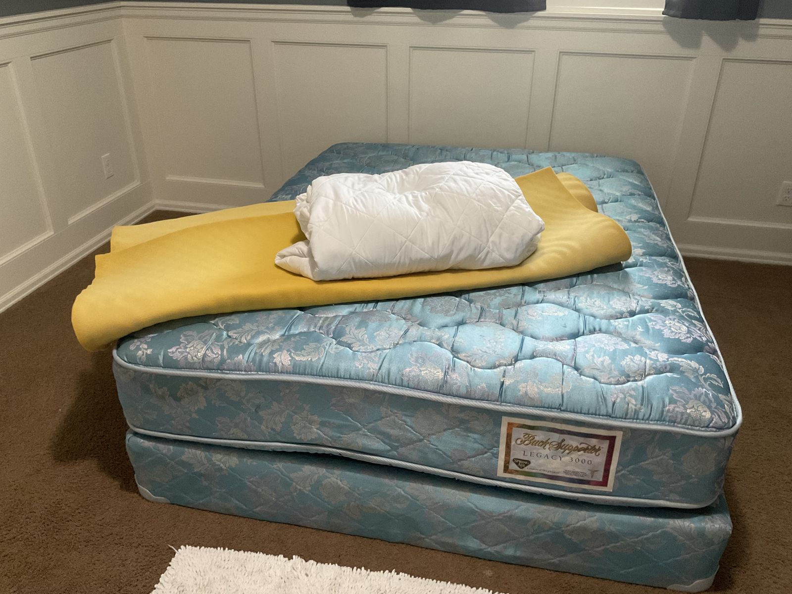 Queen mattress and box spring, includes foam topper and mattress cover