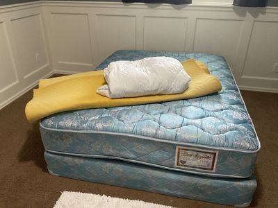 Queen mattress and box spring, includes foam topper and mattress cover