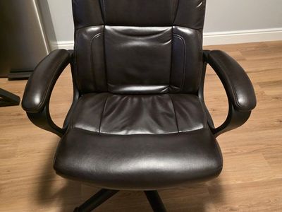 Black Leather Office/Desk/Gaming Chair - Executive Style, Swivel & Adjustable