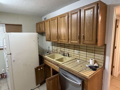 Upper Oak Cabinets