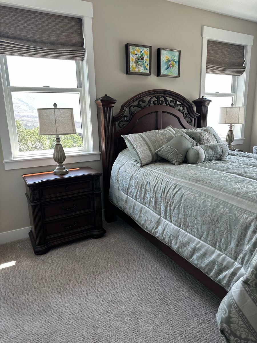 4-PC LUXURIOUS QUEEN BEDROOM SET 