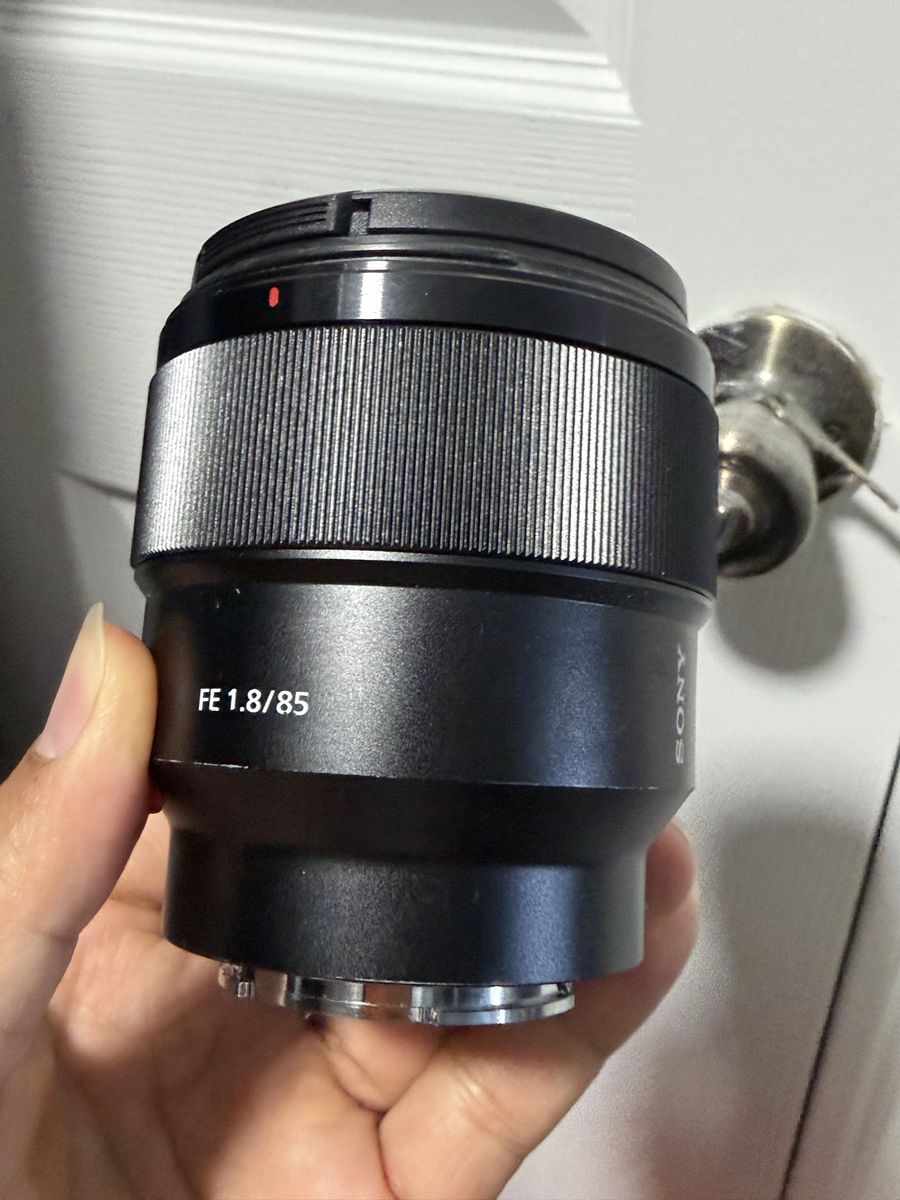 Sony 85mm 360$, Viltrox 85mm 260$