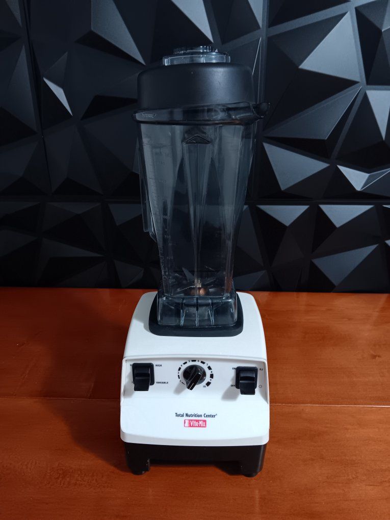 VitaMix TOTAL NUTRITION CENTER Blender Juicer Food Processor VMO103 Vita-Mix. Tested. Excellent Conditions!