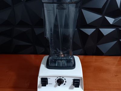 VitaMix TOTAL NUTRITION CENTER Blender Juicer Food Processor VMO103 Vita-Mix. Tested. Excellent Conditions!