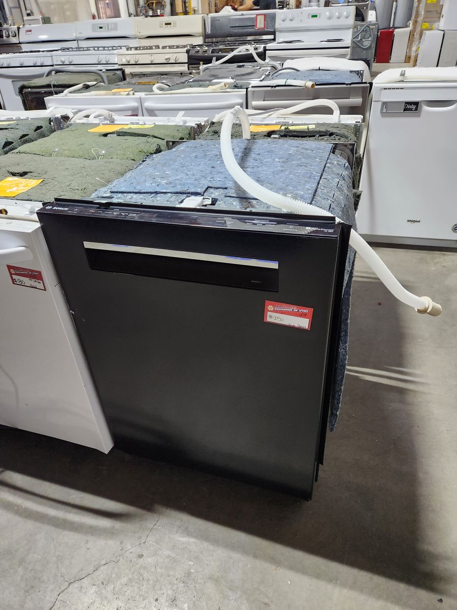 BEAUTIFUL BOSCH DISHWASHER! WITH  A FULL WARRANT