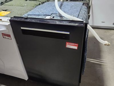 BEAUTIFUL BOSCH DISHWASHER! WITH A FULL WARRANT