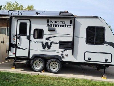2018 Winnebago Micro Minnie 1808 FBS Camp Trailer