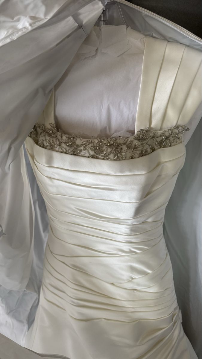 Wedding Dress, ivory satin, size 00