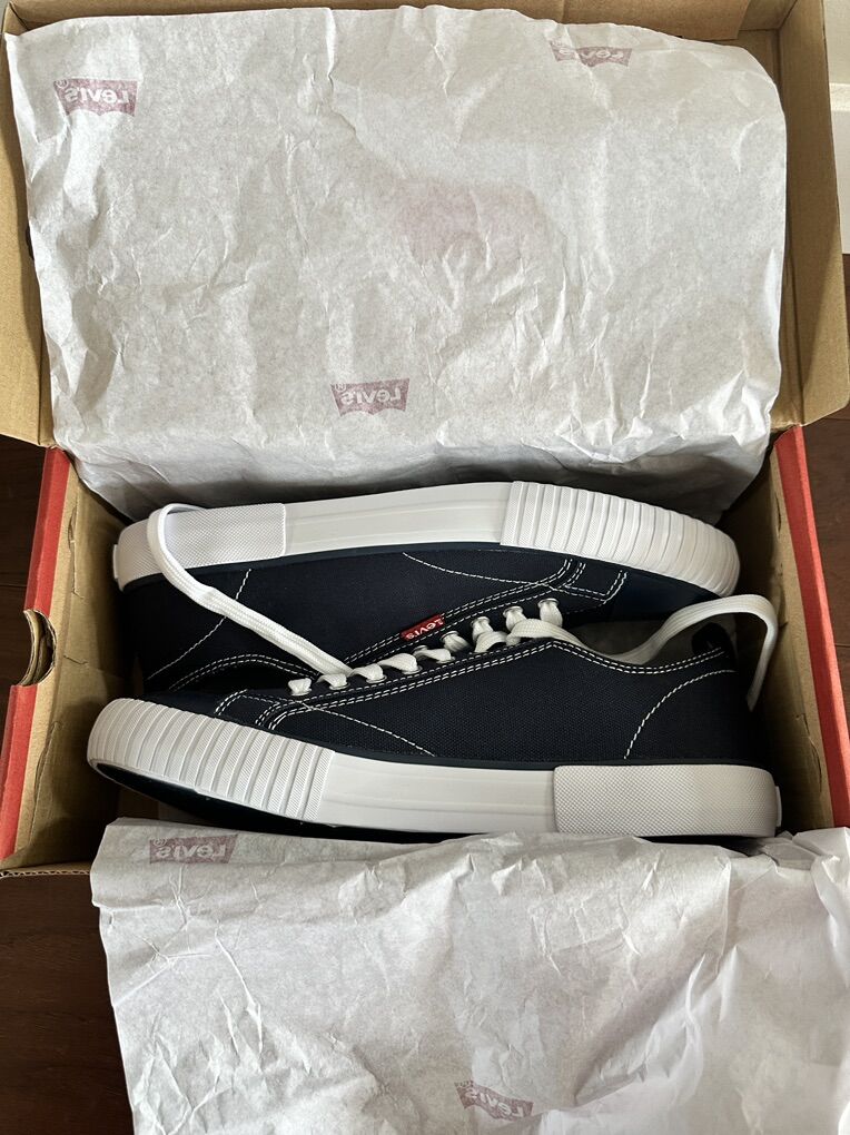 BNIB Levi’s Men’s Anikin Canvas Sneaker 8.5M Navy