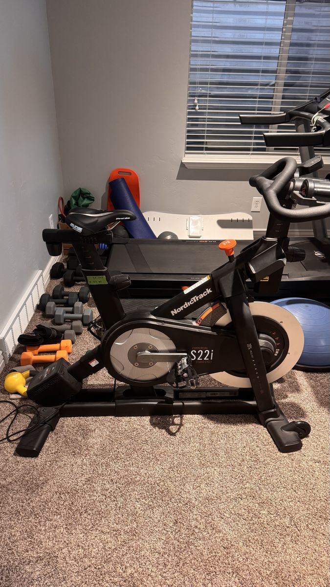 NordicTrack Studio S22i Studio Cycle Exercise Bike