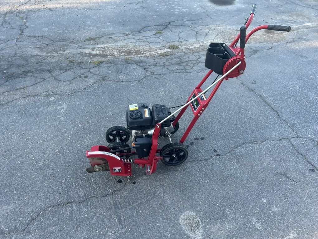 Lawn Edger.  Best Offer Takes It.