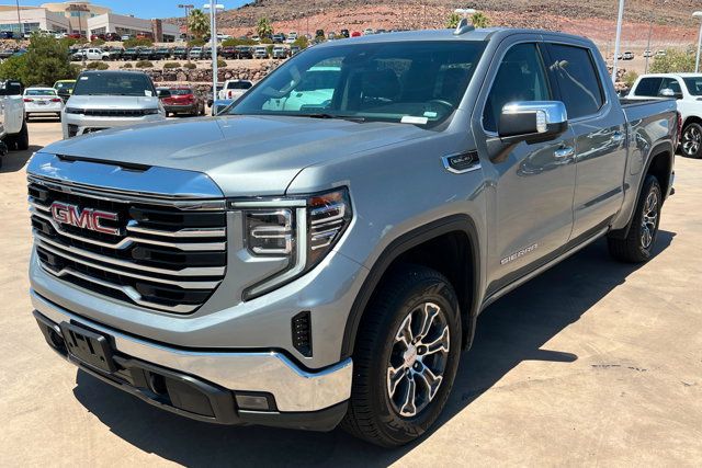 2025 GMC 1500 SLT