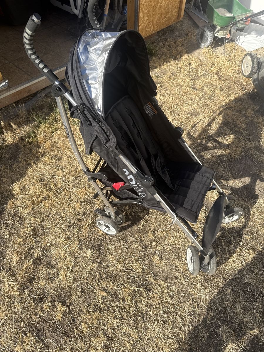 Summer Infant 3Dlite Convenience Stroller - Black & Silver, Lightweight & Compact