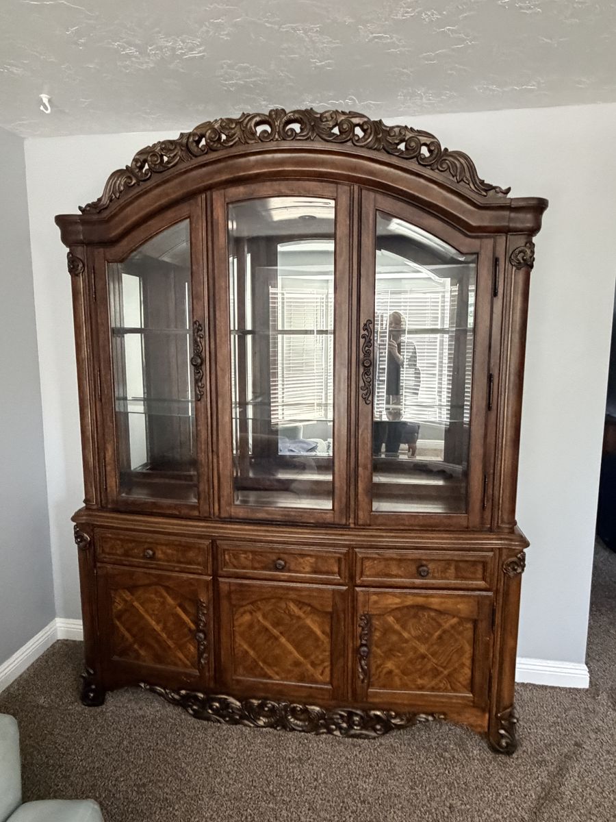 Curio cabinet