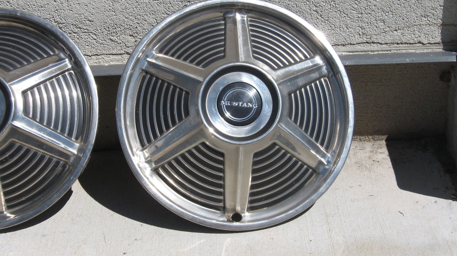 1964-65 Mustang Hubcaps