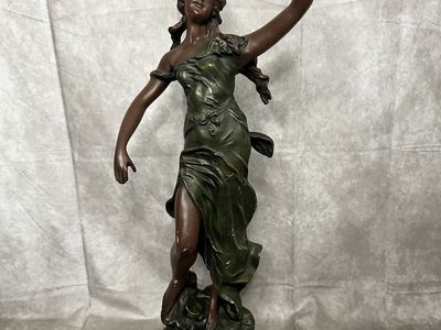Vintage Style Bronze Lady Statue Sculpture