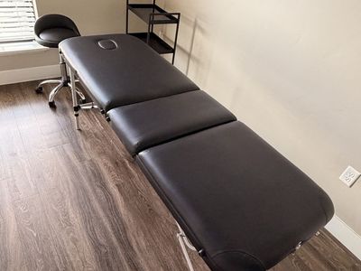 Portable Folding Massage Table with Adjustable Height, lash bed
