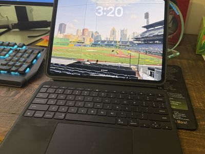 Apple iPad Pro 13’ M4 with Logitech Keyboard and Apple Pencil Pro