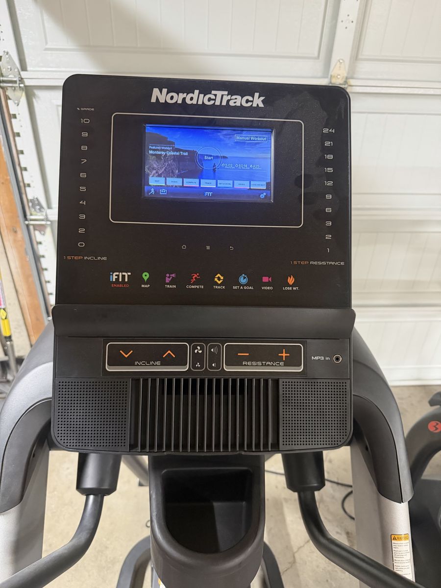 NordicTrack Freestride Trainer FS7i Elliptical w/ iFit – Excellent Condition