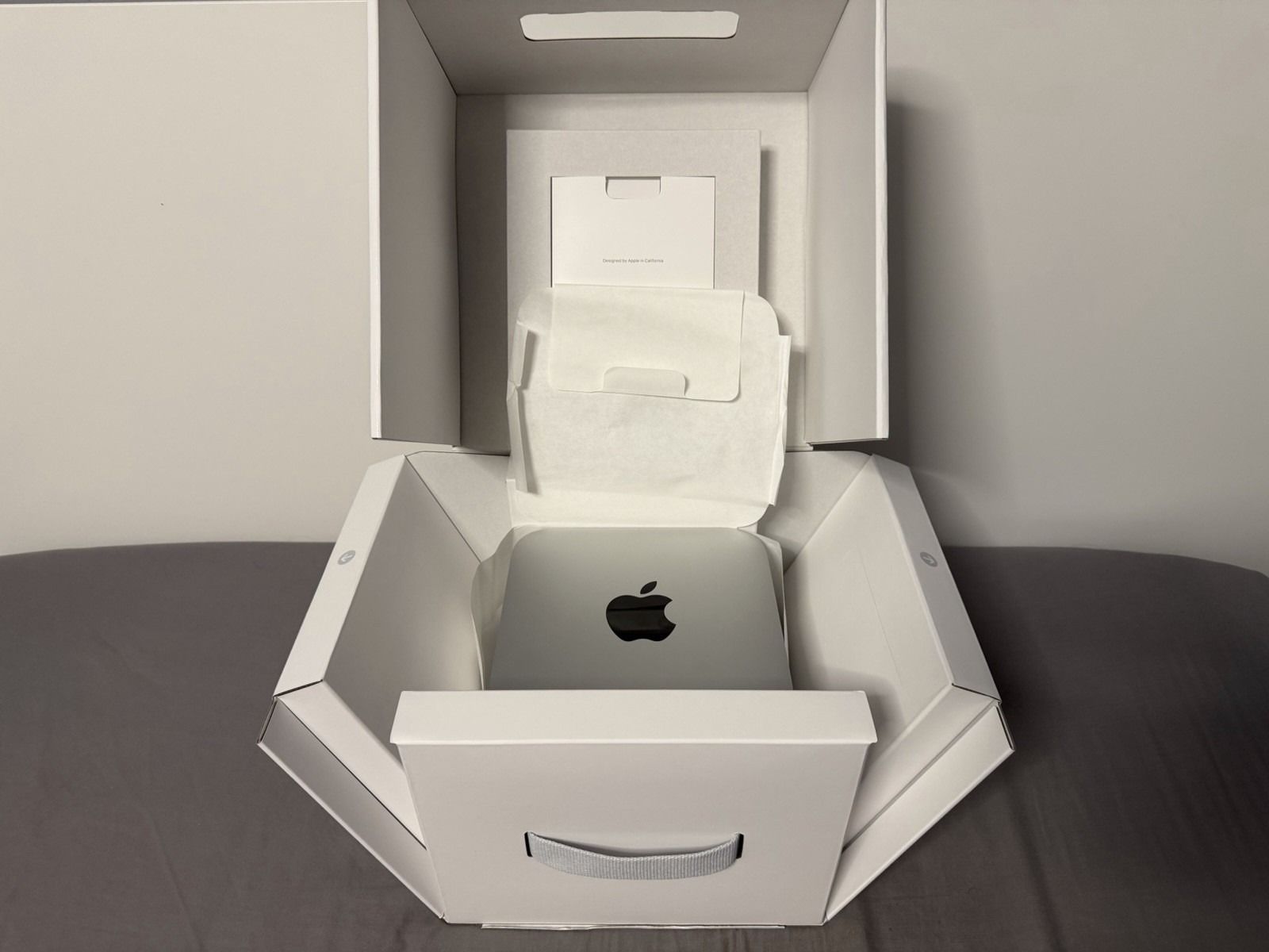 Apple Mac Studio M3 Ultra - 96GB RAM - 28 Core CPU- 60 Core GPU- 1TB SSD