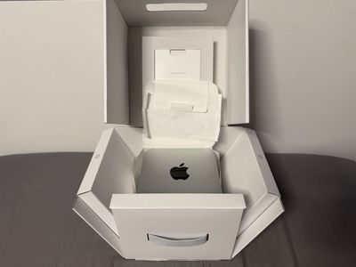 Apple Mac Studio M3 Ultra - 96GB RAM - 28 Core CPU- 60 Core GPU- 1TB SSD