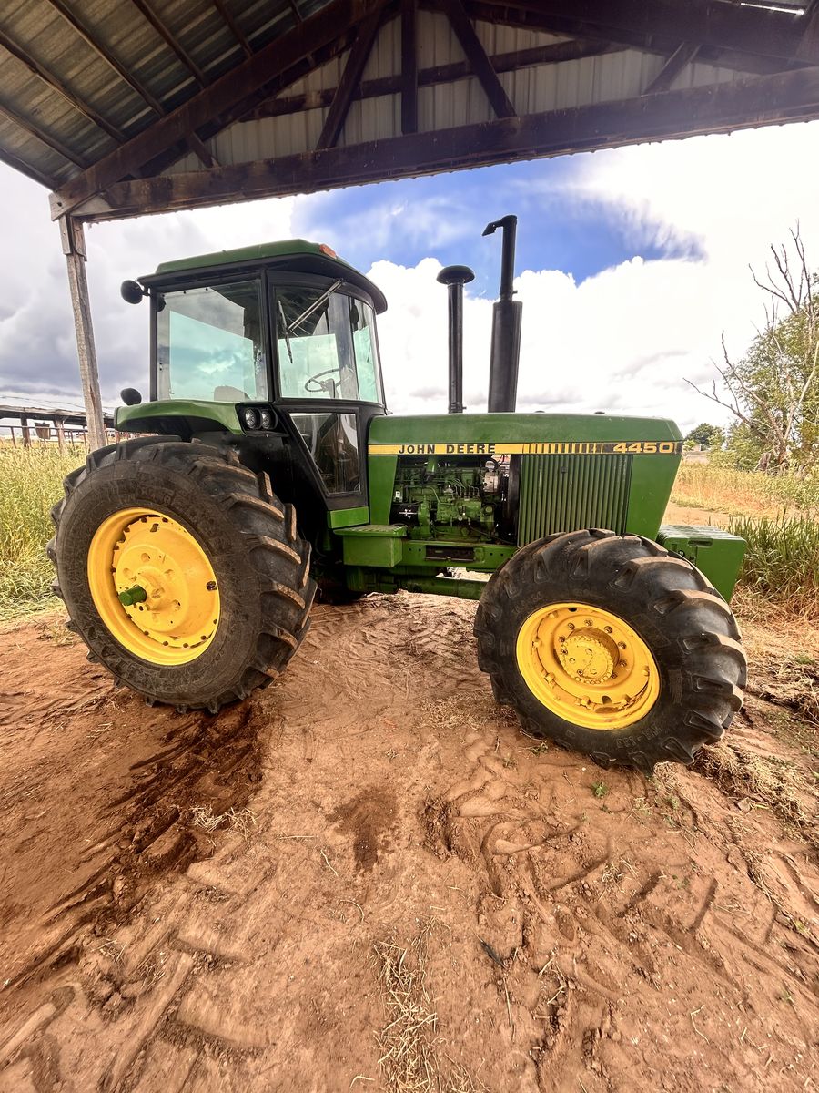 John Deere 4450