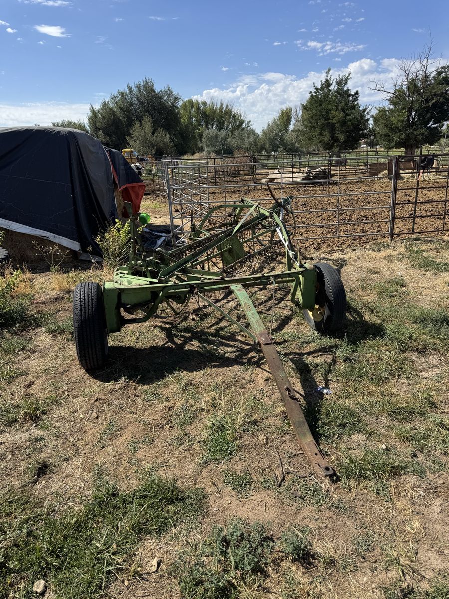 John Deere hay rake