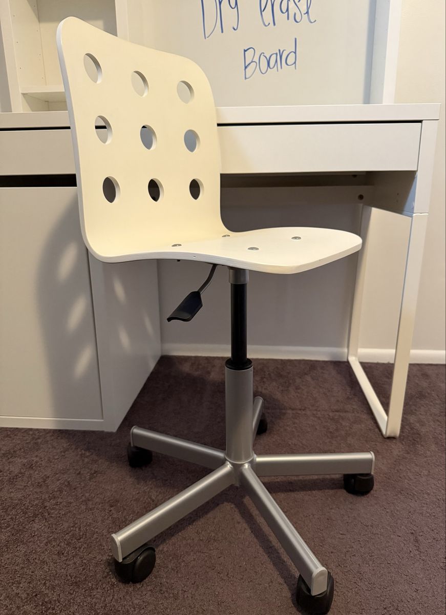 IKEA MICKE Desk and Chair
